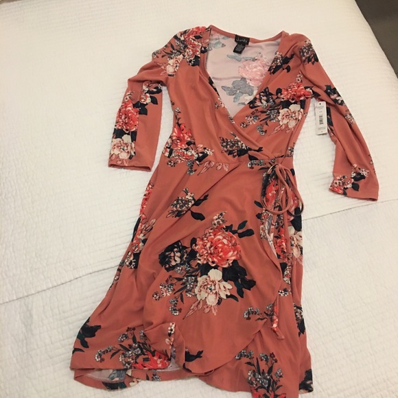 Wrap dress - Picture 7 of 8